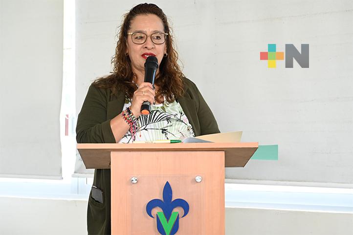 Pedagogía UV promueve lectura en III Jornada del Día Nacional del Libro