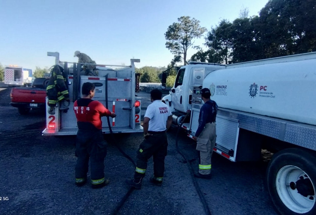 Concluye atención al incidente vehicular en Tlacolulan