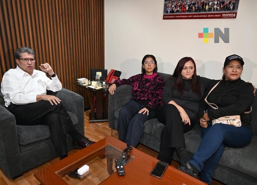 Ricardo Monreal se reunió con ciudadanas que piden reducir jornada laboral a 40 horas