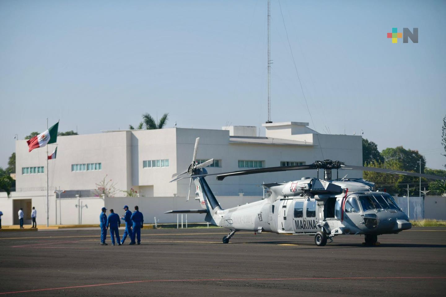 Inaugura Cuitláhuac García la pista “Fausto Vega Santander” en base aeronaval de Tuxpan
