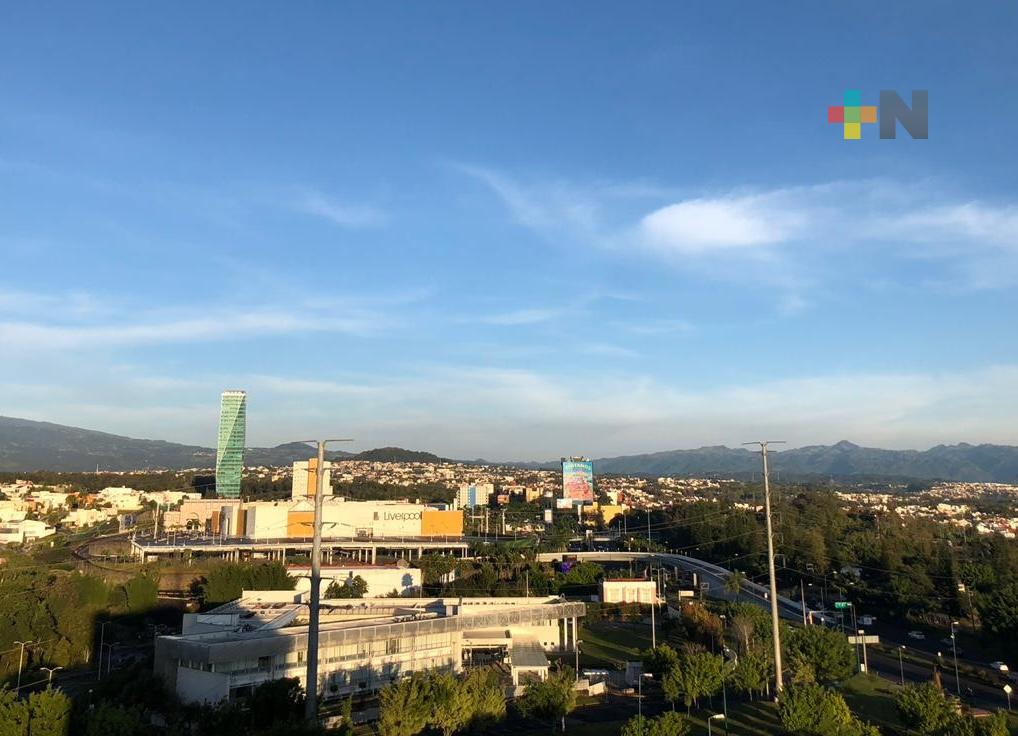Viernes con ambiente caluroso y condiciones limitadas para lluvias en el estado