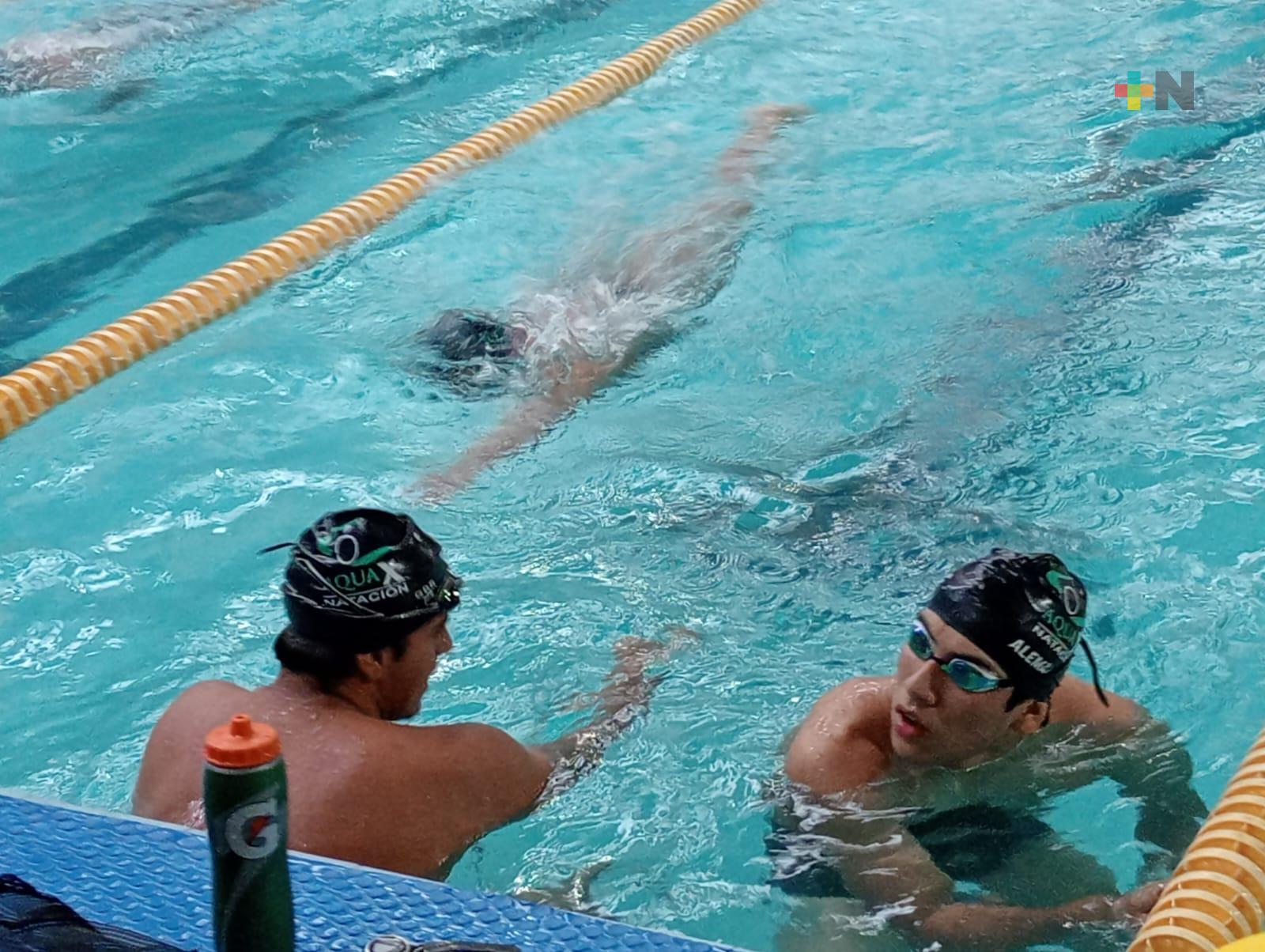 Destaca club de natación AquaX en recientes eventos