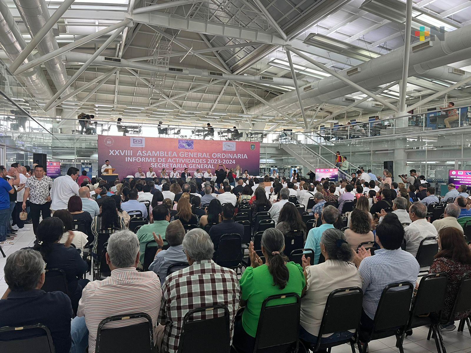 Confederación Nacional de Trabajadores Universitarios celebró su asamblea general en la UV