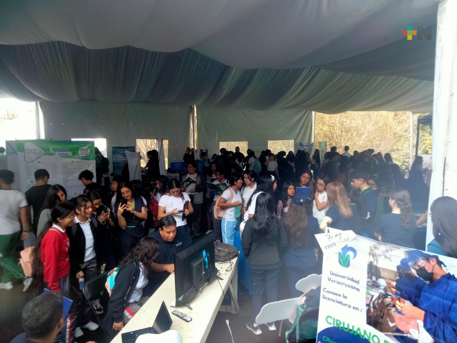 Más de tres mil estudiantes acudieron a Expo Orienta 2024 organizada por la UV