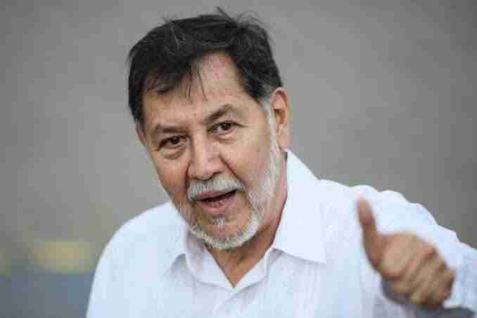 Incendio en camioneta en que viajaba fue un incidente sin mayores proporciones: Fernández Noroña