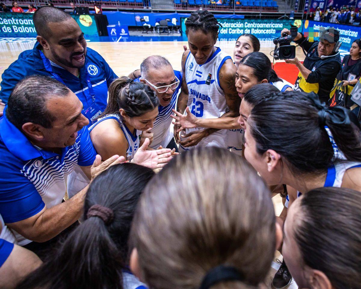 Giovanni Rivera, director deportivo de Halcones Rojos hace historia con El Salvador