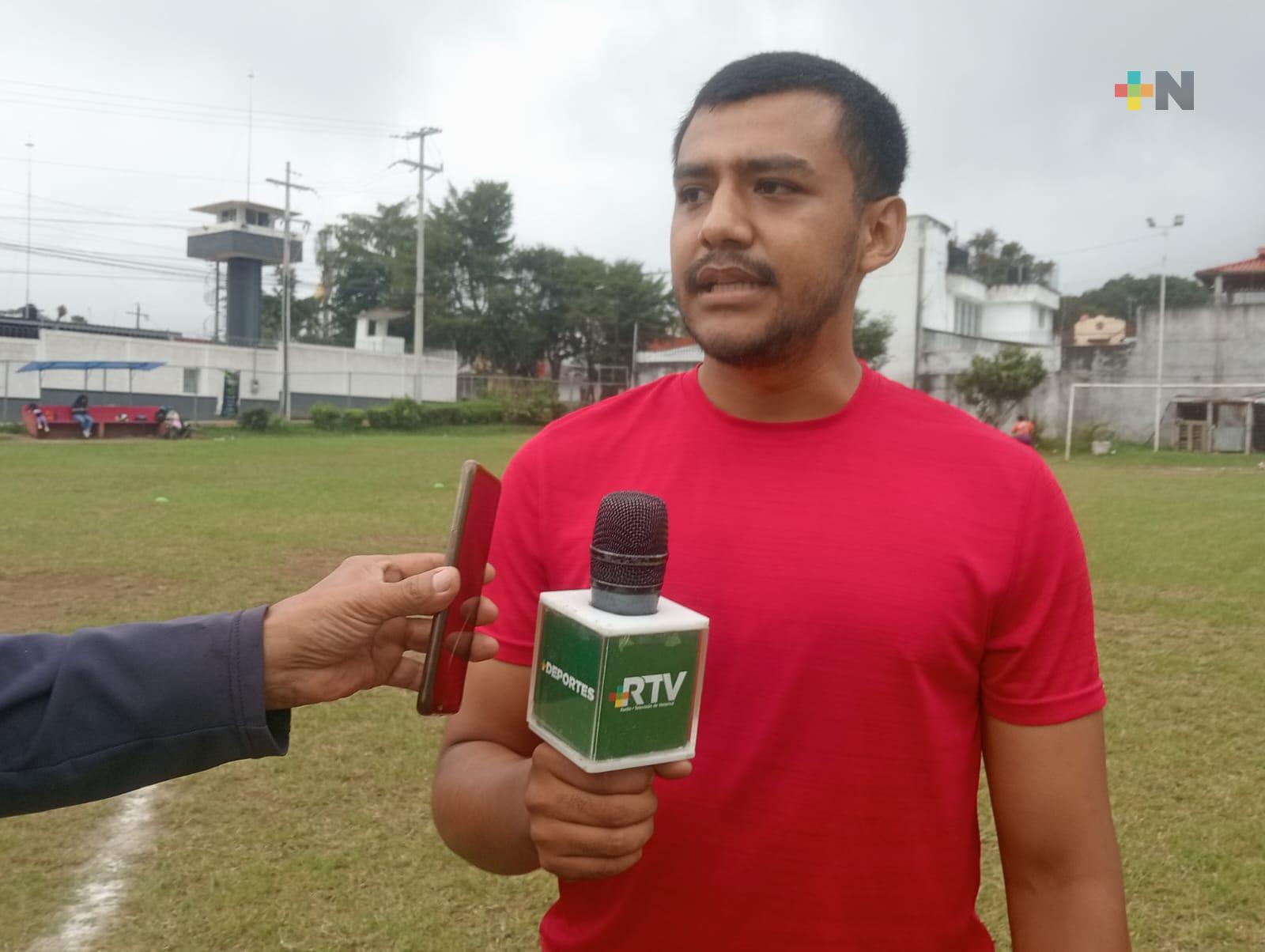 Escuela Guepardos de Coatepec brinda entrenamiento en atletismo y futbol