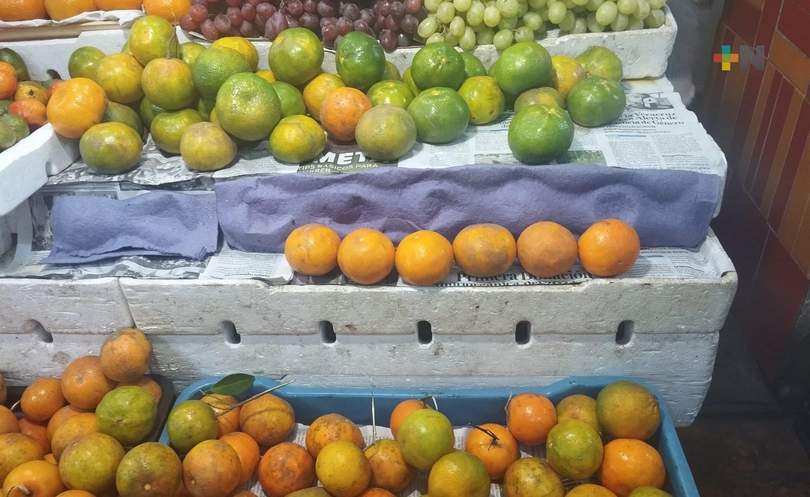 Aumenta precio de mandarina y papaya en mercado de Veracruz puerto