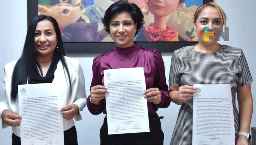 Firman actas de instalación Comisiones Permanentes de la LXVII Legislatura