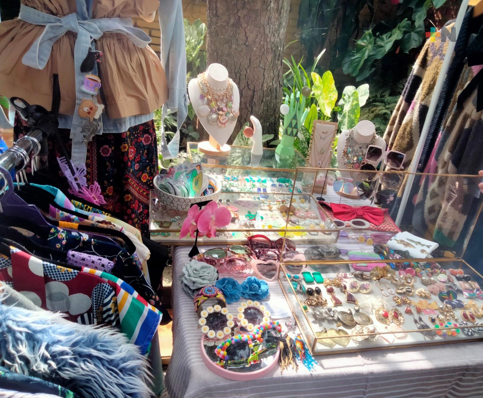 Reutilizar la ropa puede contribuir al cuidado ambiental y fomentar la creatividad