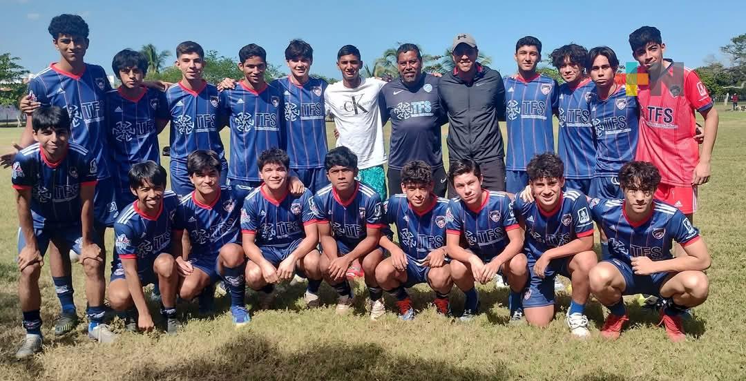 Alessandro Tagle Salas jugador de Rayados de Monterrey, no olvida sus orígenes