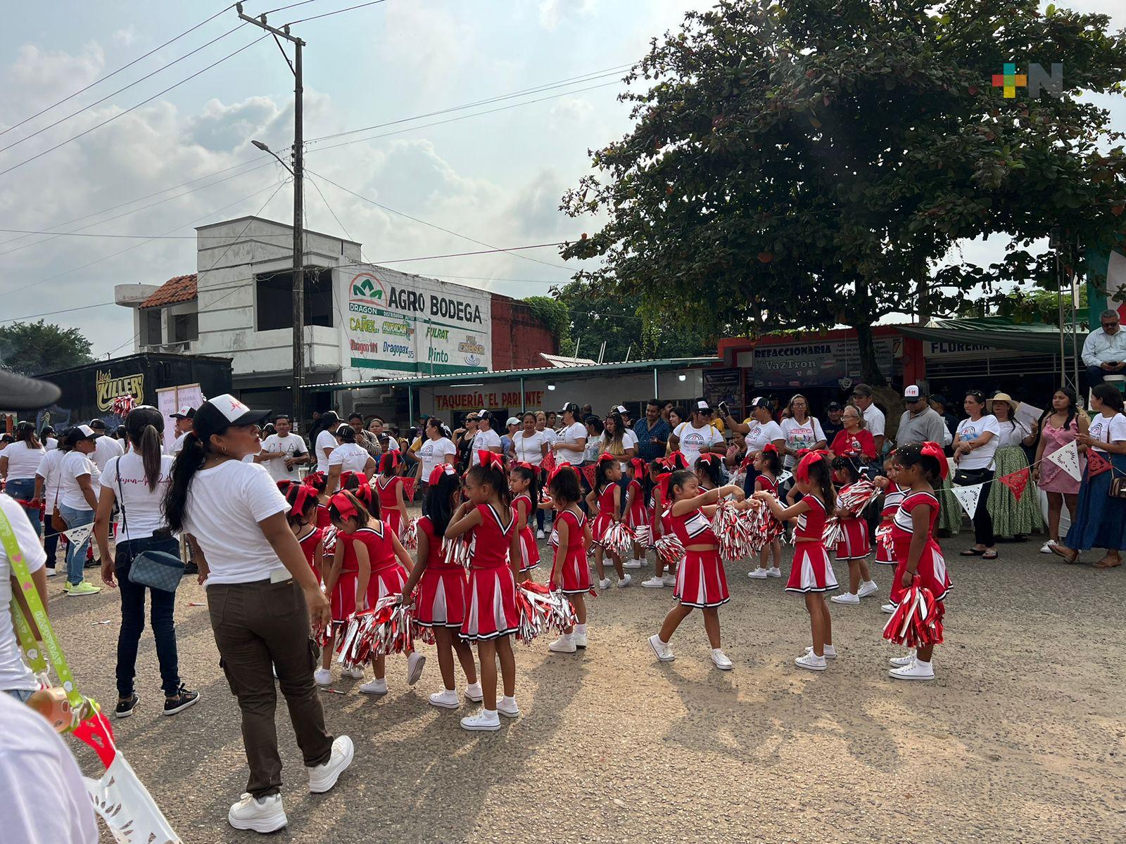 Tres Valles conmemora el 114 Aniversario de la Revolución Mexicana con desfile