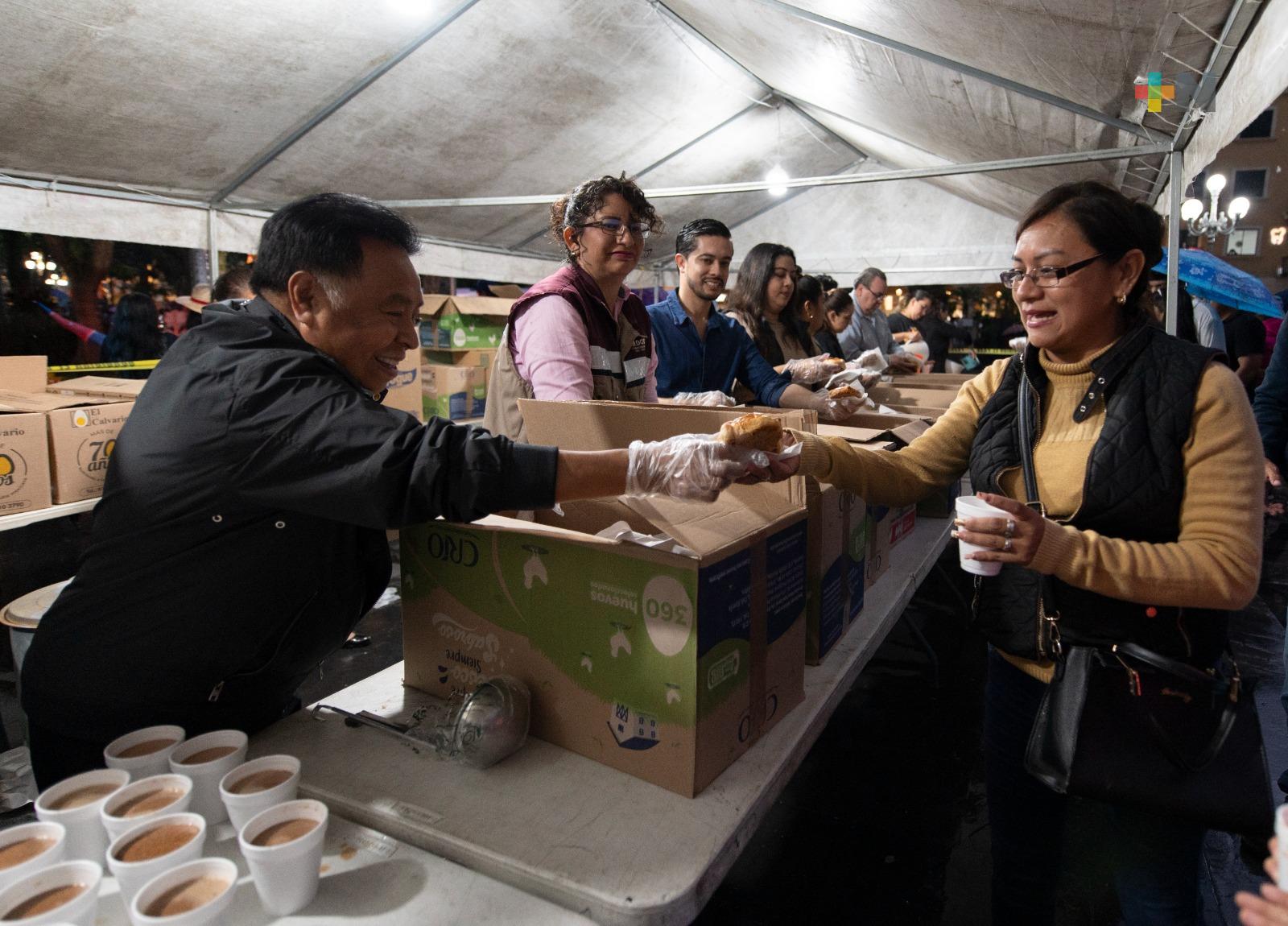 Cordobeses festejan Día de Muertos con desfile y festival de la hojaldra