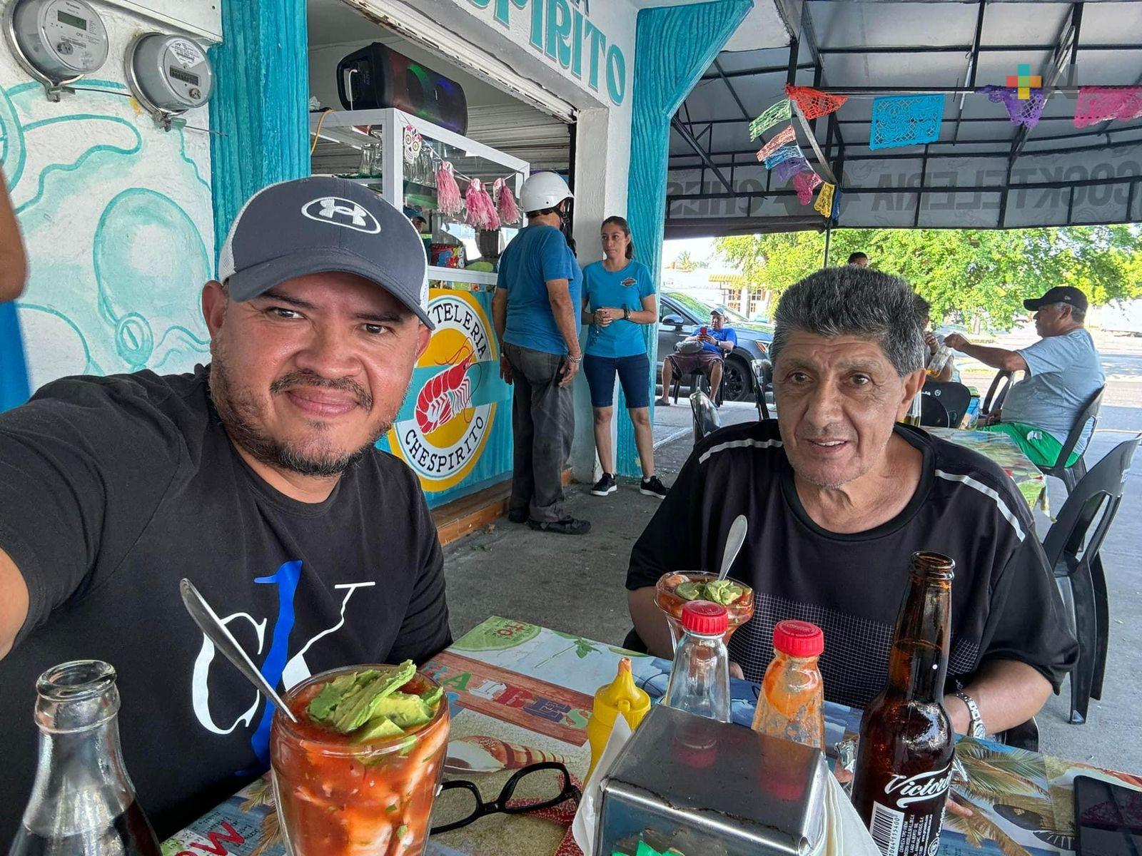 Jorge Comas en libertad, tras años de prisión en el penal «La Toma» en Amatlán