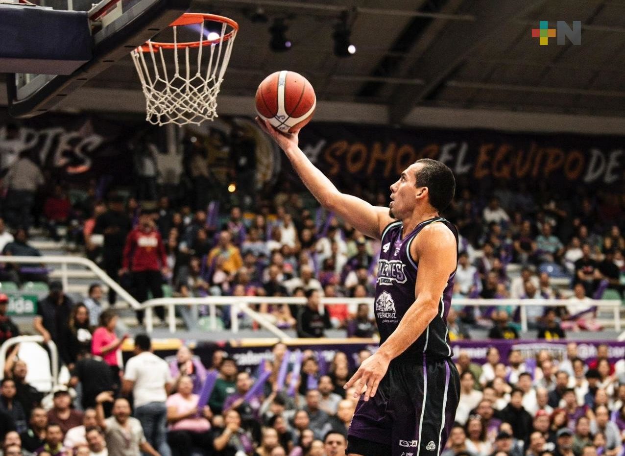 Halcones de Xalapa vencen a Fuerza Regia y extiende la serie final de zona