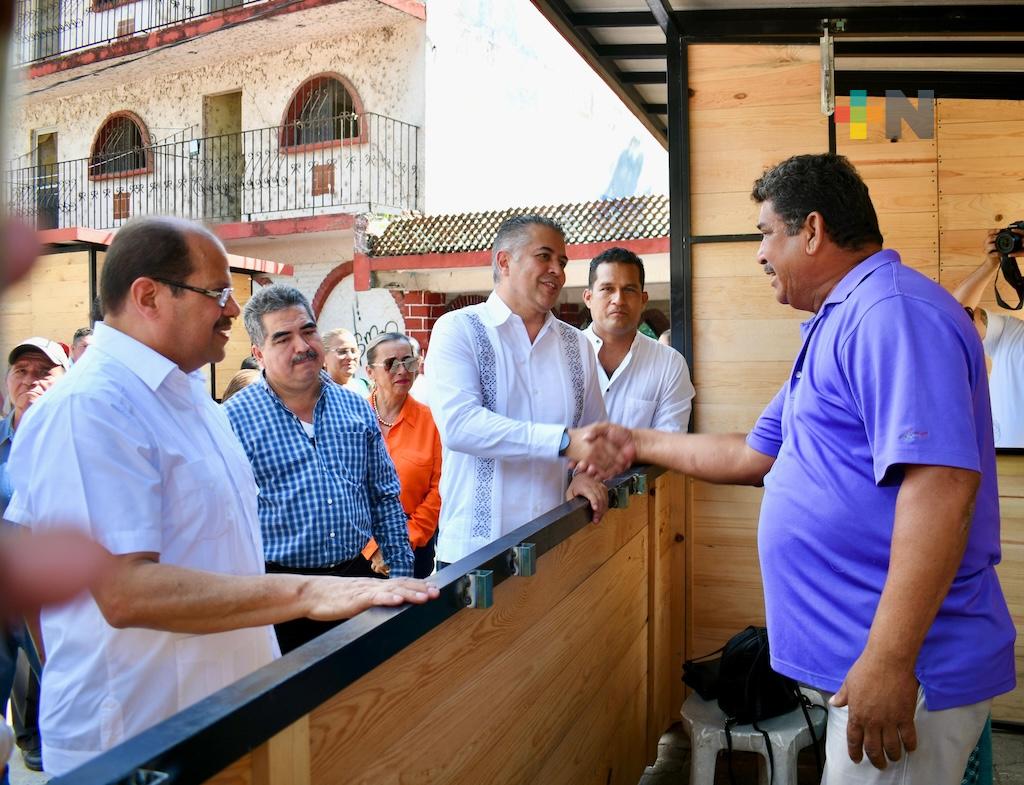 Sectur Veracruz dignifica espacios para artesanos en La Antigua