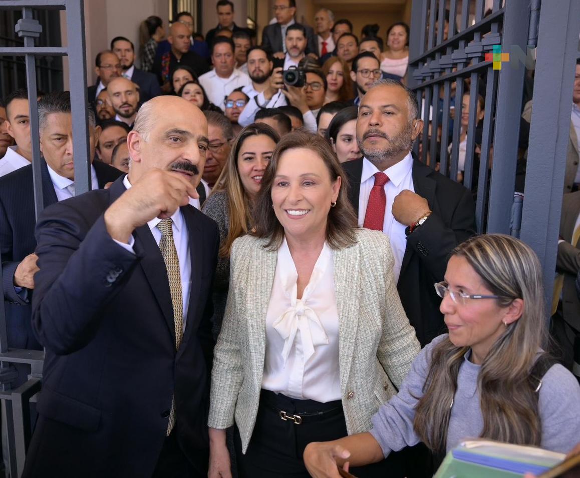 Asiste Rocío Nahle a último informe de gobierno de Ricardo Ahued en Xalapa