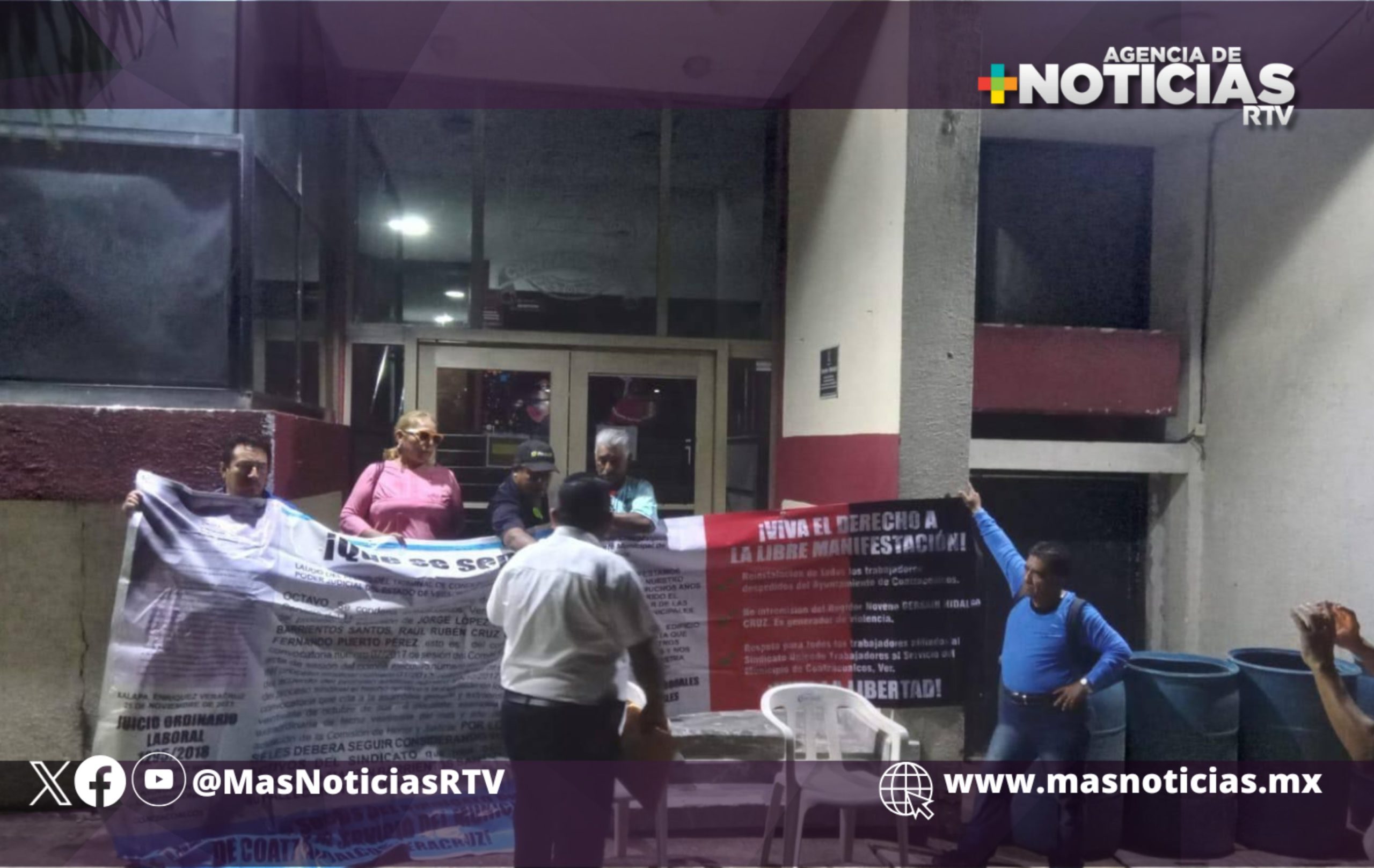 Alcalde de Coatza atiende protestas de personas con laudos labores