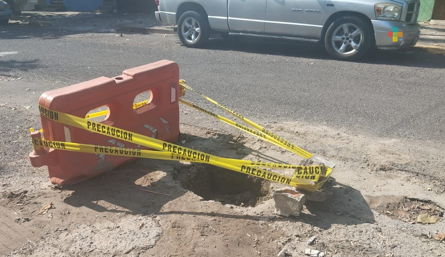 Pese a reportes, autoridades no rehabilitan calle en municipio de Veracruz