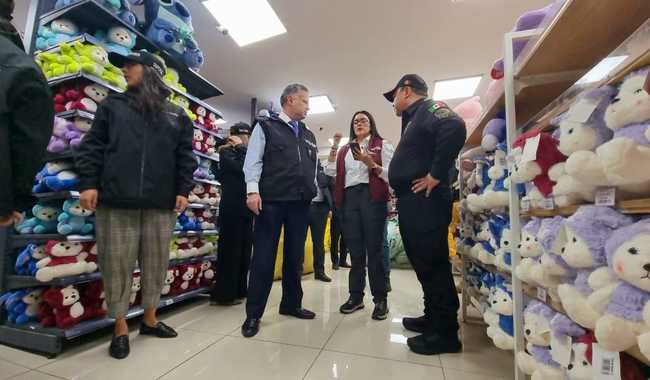 Encabezan operativo en CDMX en combate a la mercancía introducida manera ilegal