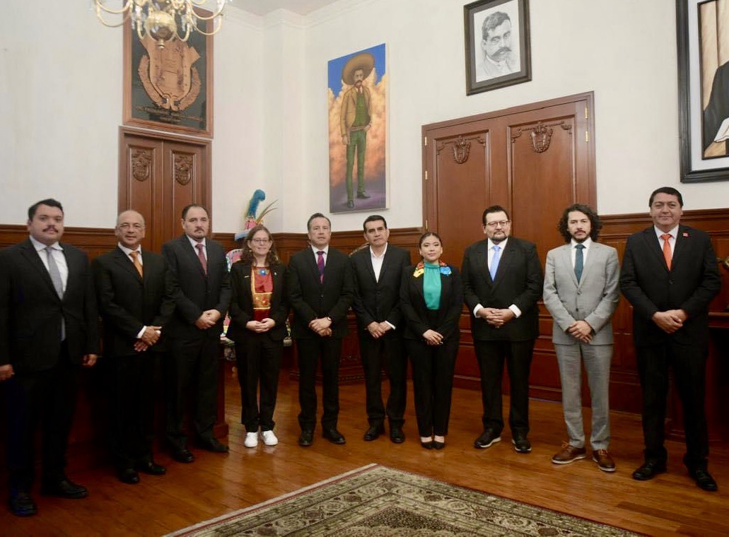 Recibe gobernador Cuitláhuac García a LXVII Legislatura