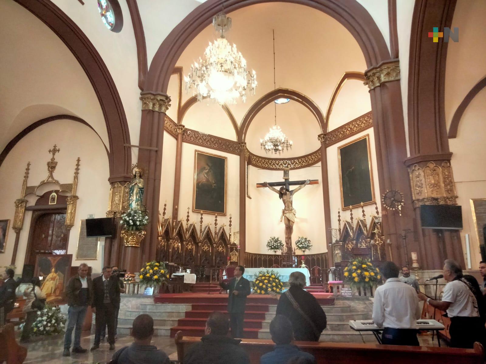 En la catedral de Xalapa, músicos cantaron las mañanitas a Santa Cecilia