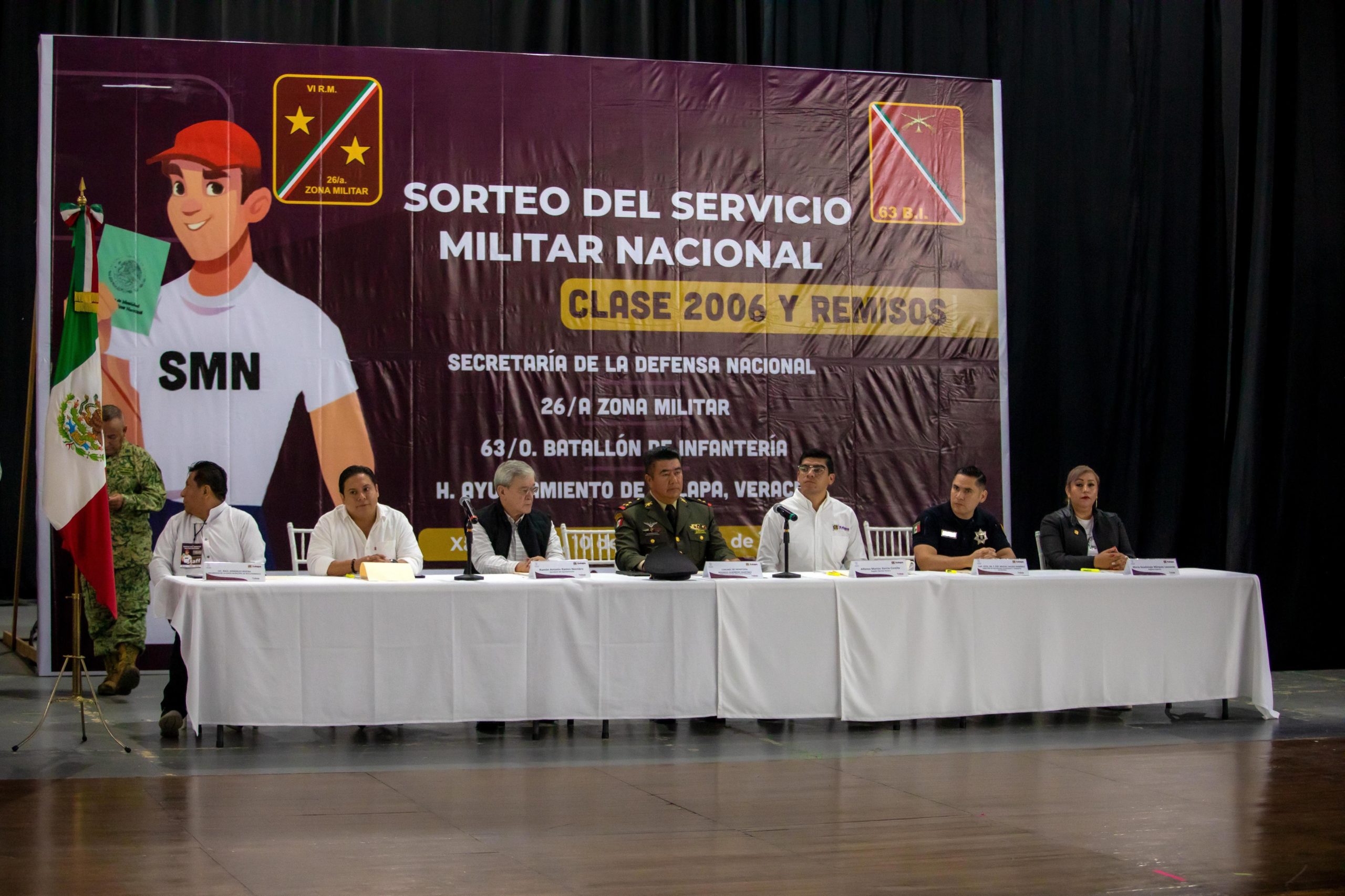 Acuden jóvenes a sorteo del Servicio Militar Nacional