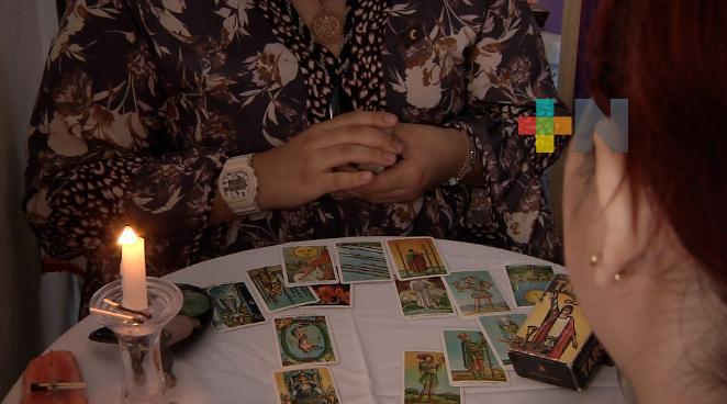 Incrementa interés por la numerología, astrología y el tarot en Coatzacoalcos