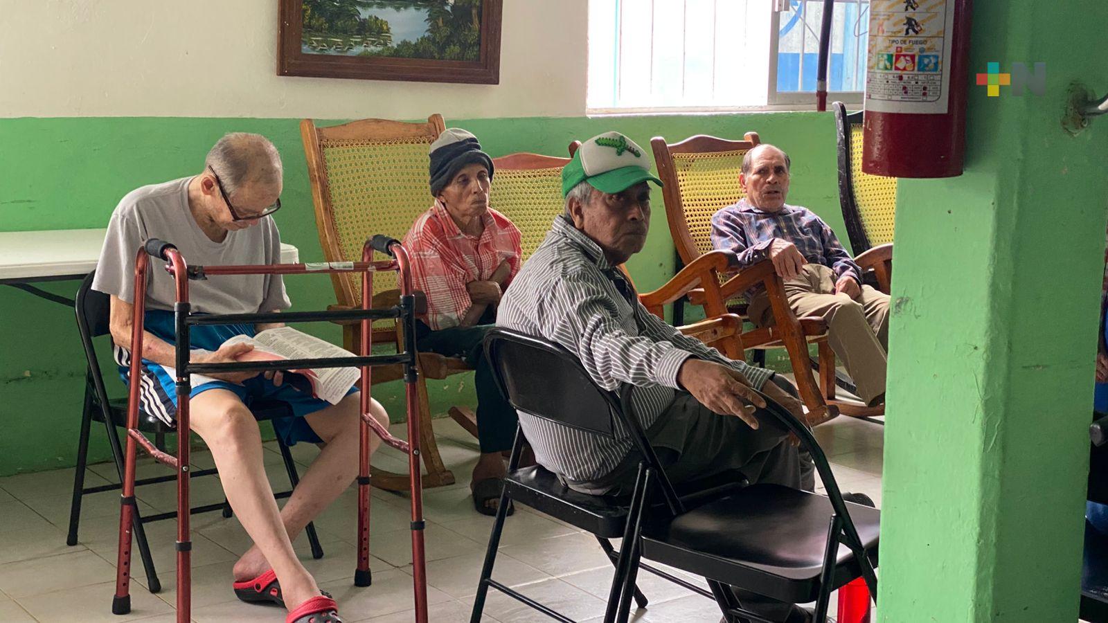 «Apadrina un abuelito» en esta Navidad