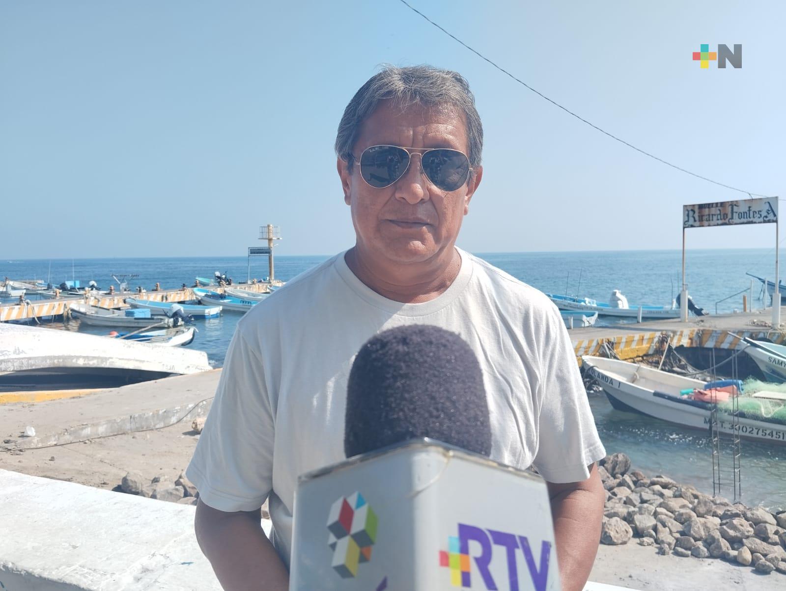 Pescadores comienzan a resguardar lanchas ante llegada de frente frío