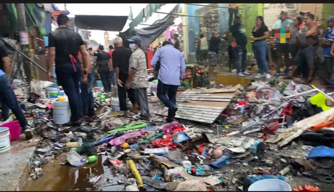Pirotecnia provoca explosión en negocio de Tezonapa