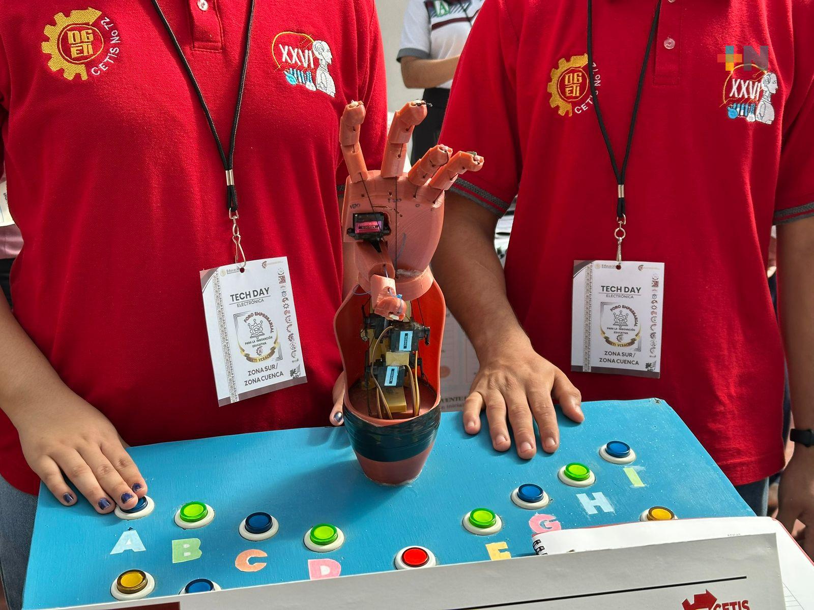 Estudiantes del Cetis de Minatitlán crean mano animatrónica para enseñanza de lengua de señas