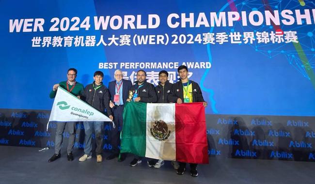Estudiantes del Conalep obtienen primer lugar en Torneo Mundial de Robótica en Shanghái