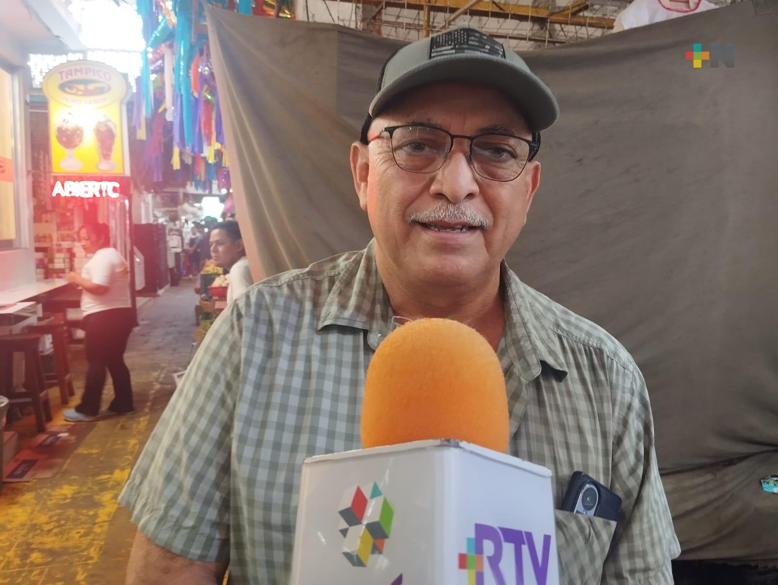 De plácemes locatarios de mercado Hidalgo