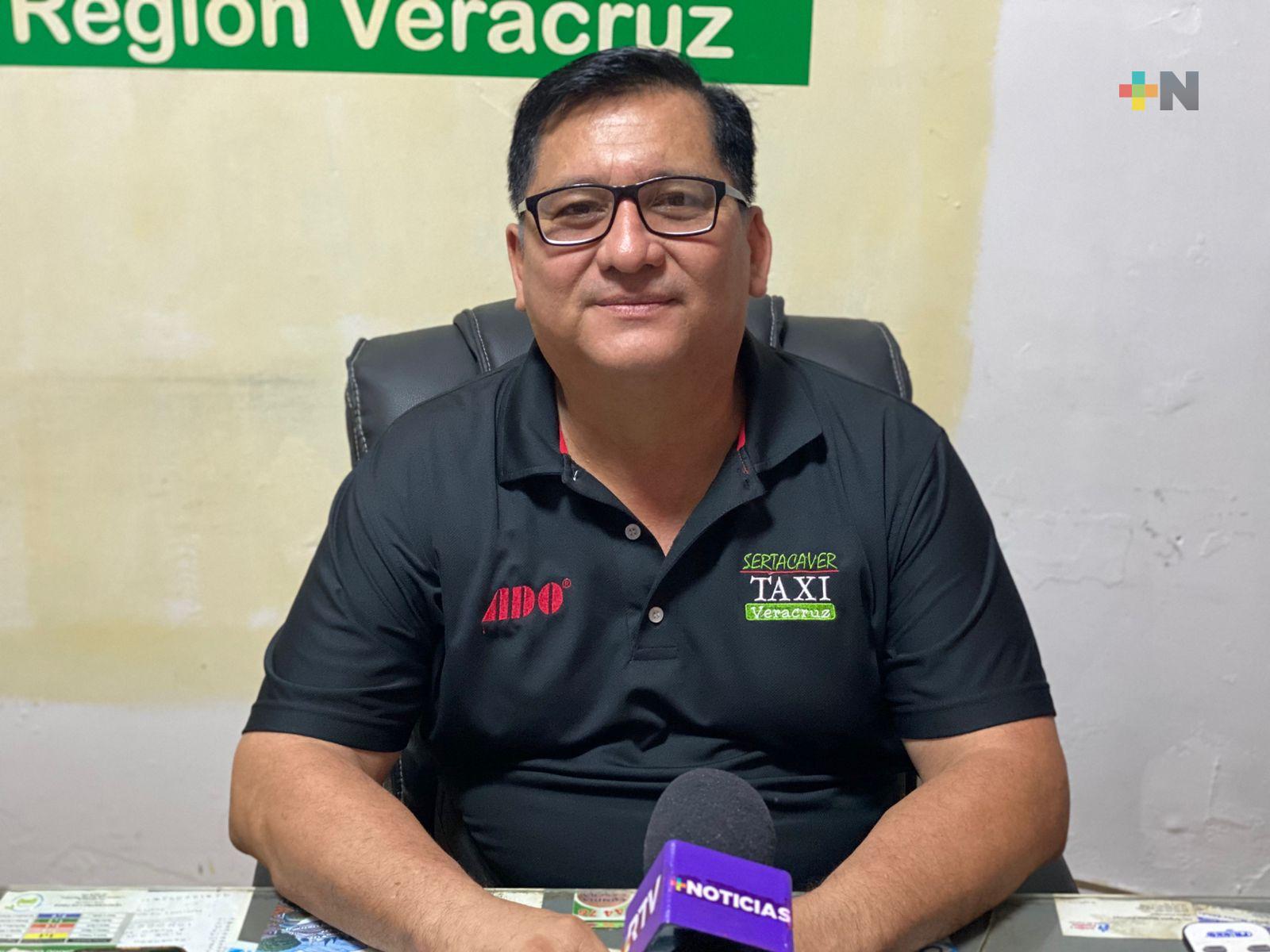 Recomiendan verificar tarifas de taxi antes de iniciar el viaje