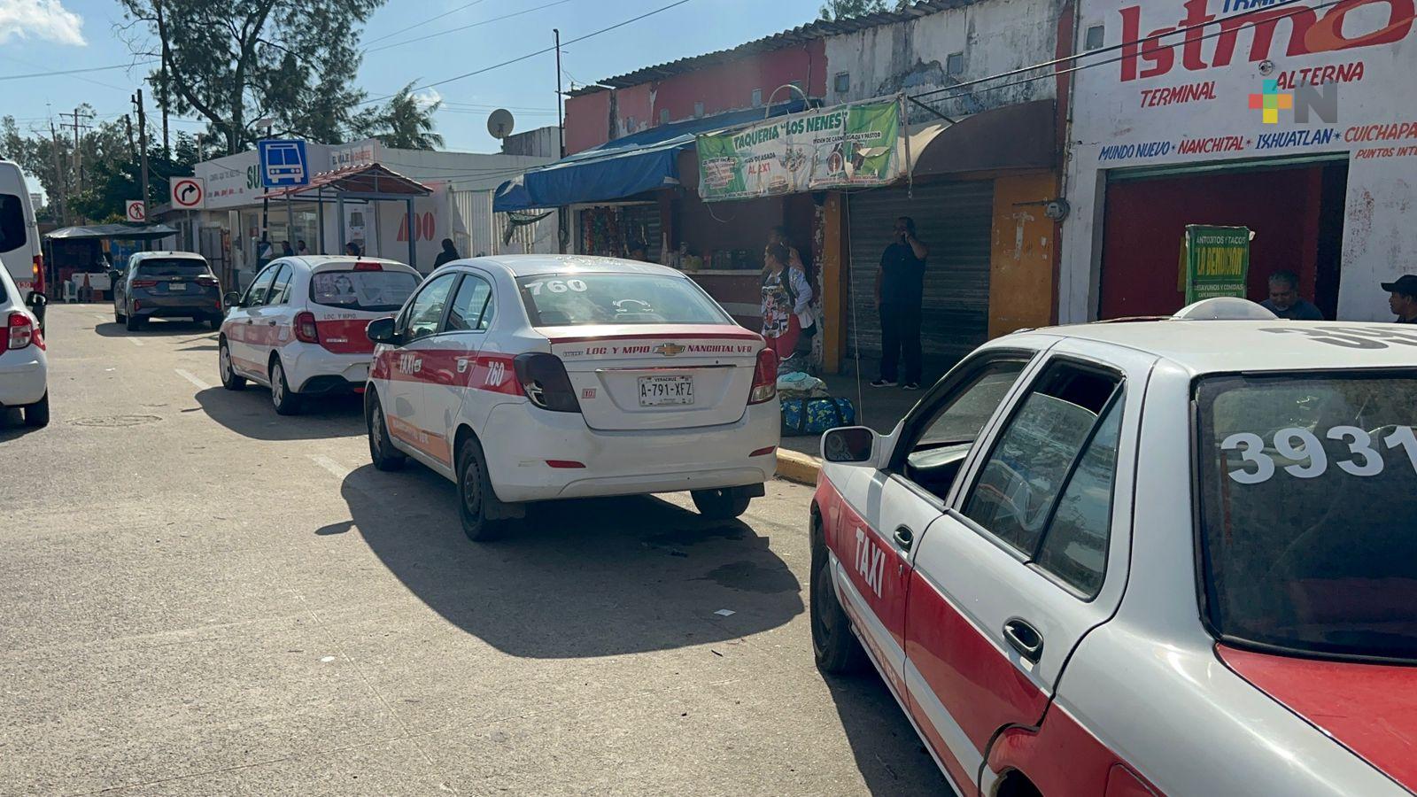 Usuarios de taxi colectivo en Coatza piden reducción de tarifa; en servicio a Nanchital