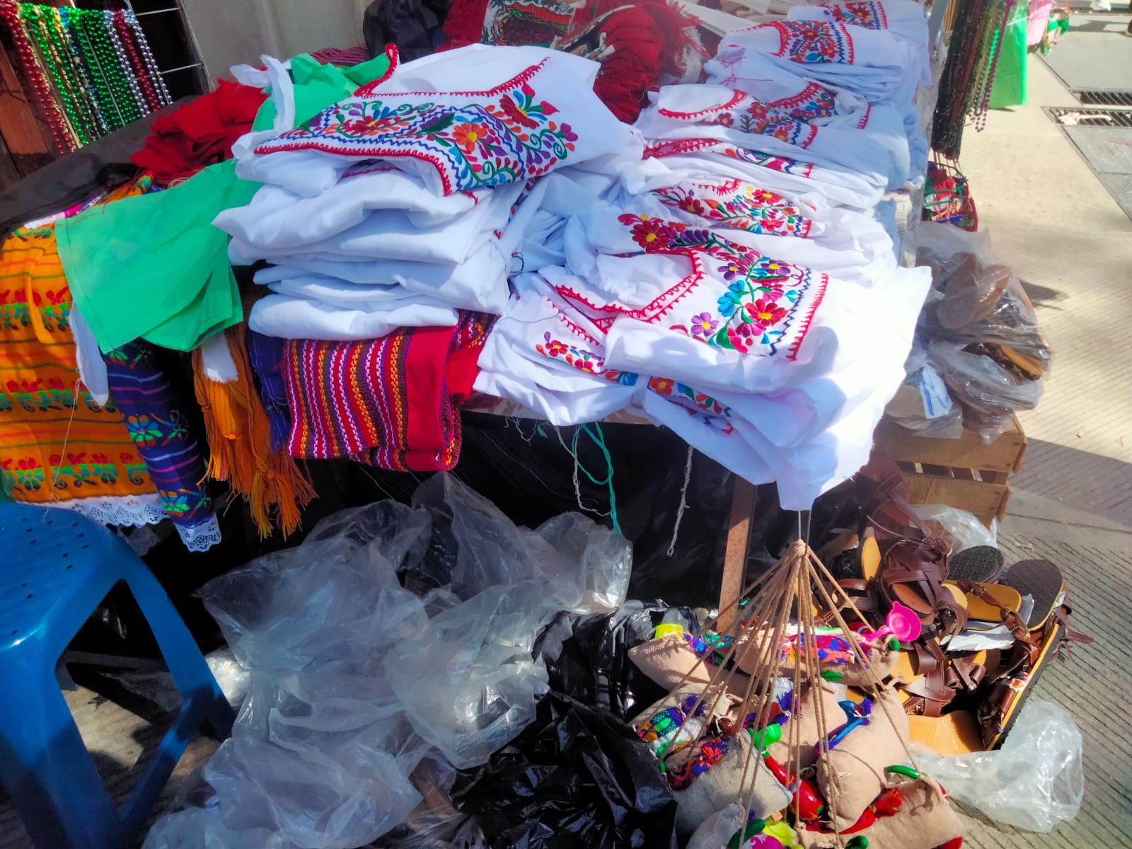 Ya en venta trajes guadalupanos para infantes