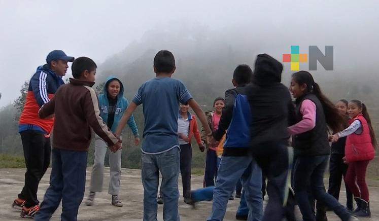 Universitarios llevarán juguetes y ropa a comunidades del Cofre de Perote