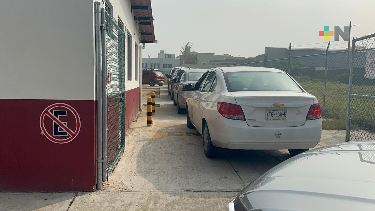 Gran número de automovilistas llegan a verificentros de Coatzacoalcos