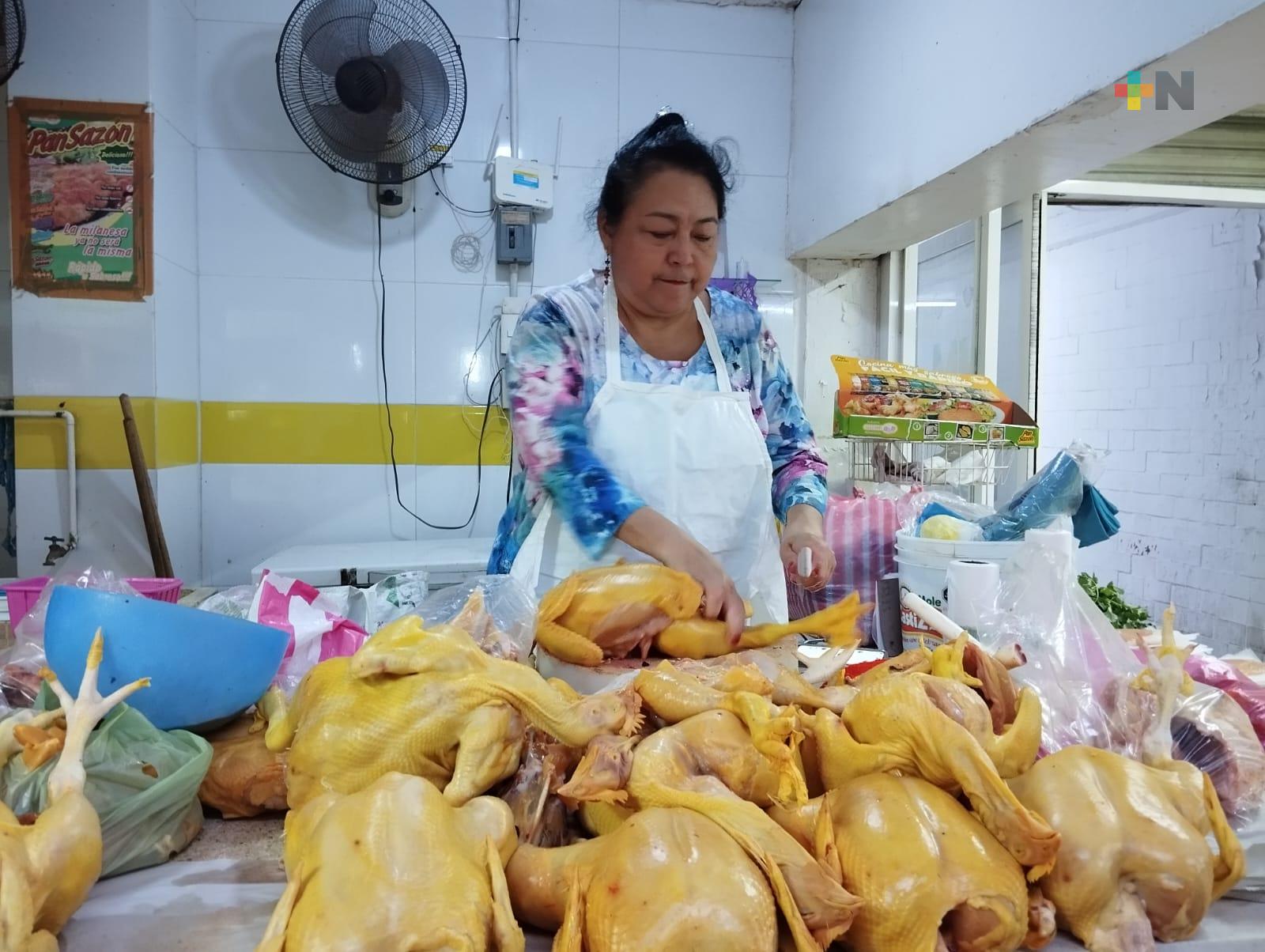 Aumenta precio del pollo en municipio de Veracruz por temporada invernal