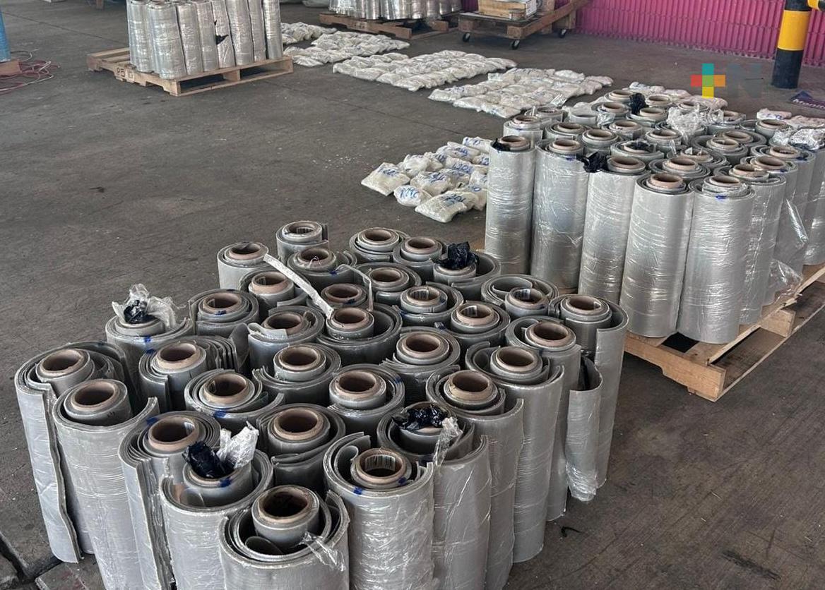 FGR y Semar aseguran cerca de 300 kilos de metanfetamina en recinto portuario de Veracruz