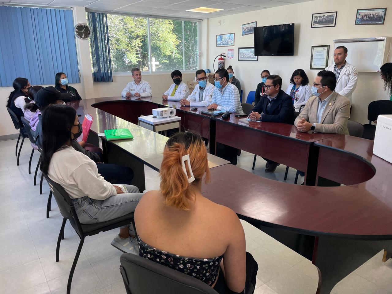 Secretaría de Salud entrega medicamento para pacientes con cáncer