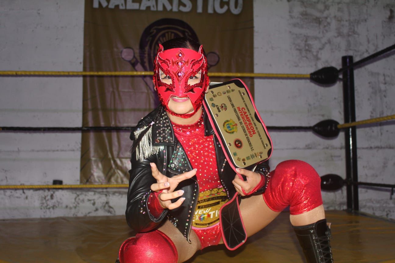 Zira, luchadora xalapeña que buscará la Copa juvenil WWS