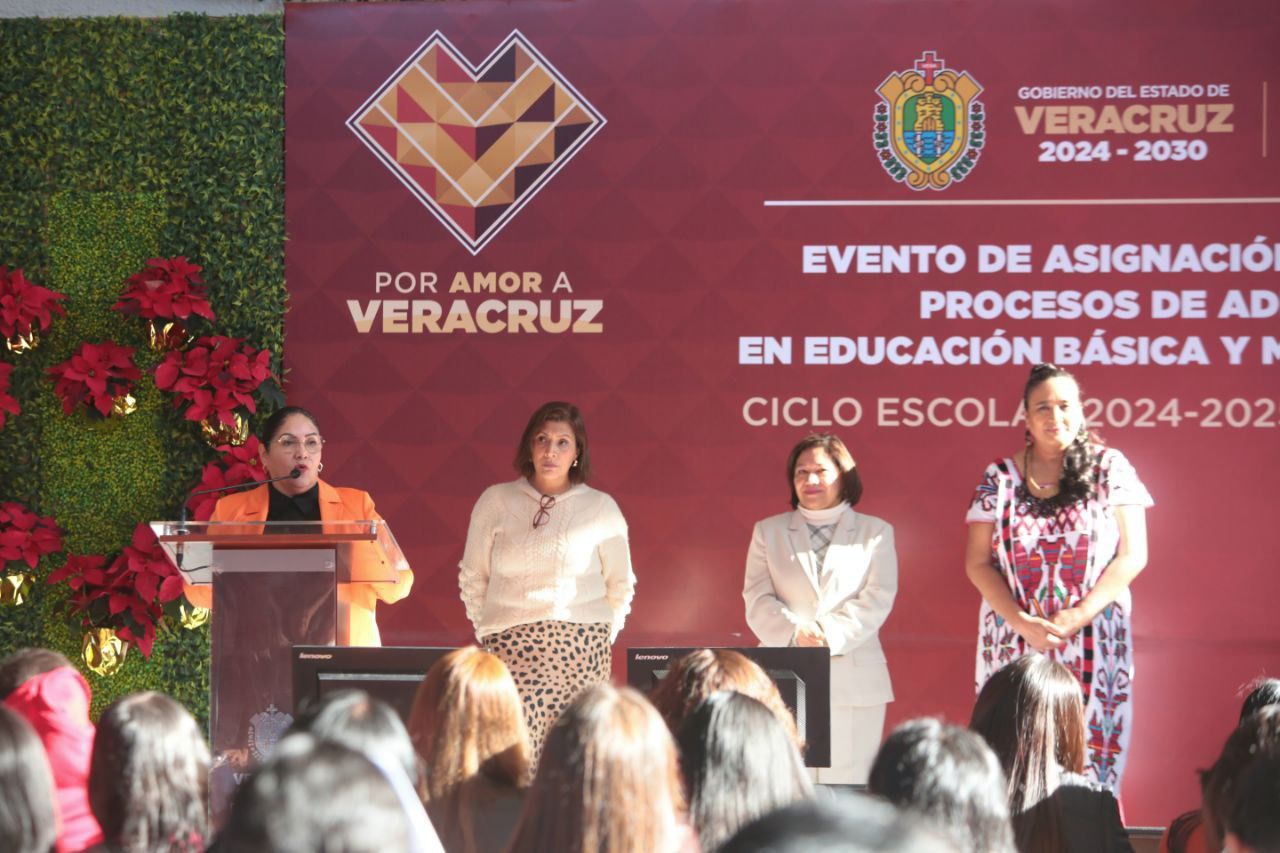 148 docentes en Veracruz, beneficiados con plazas y horas de servicio