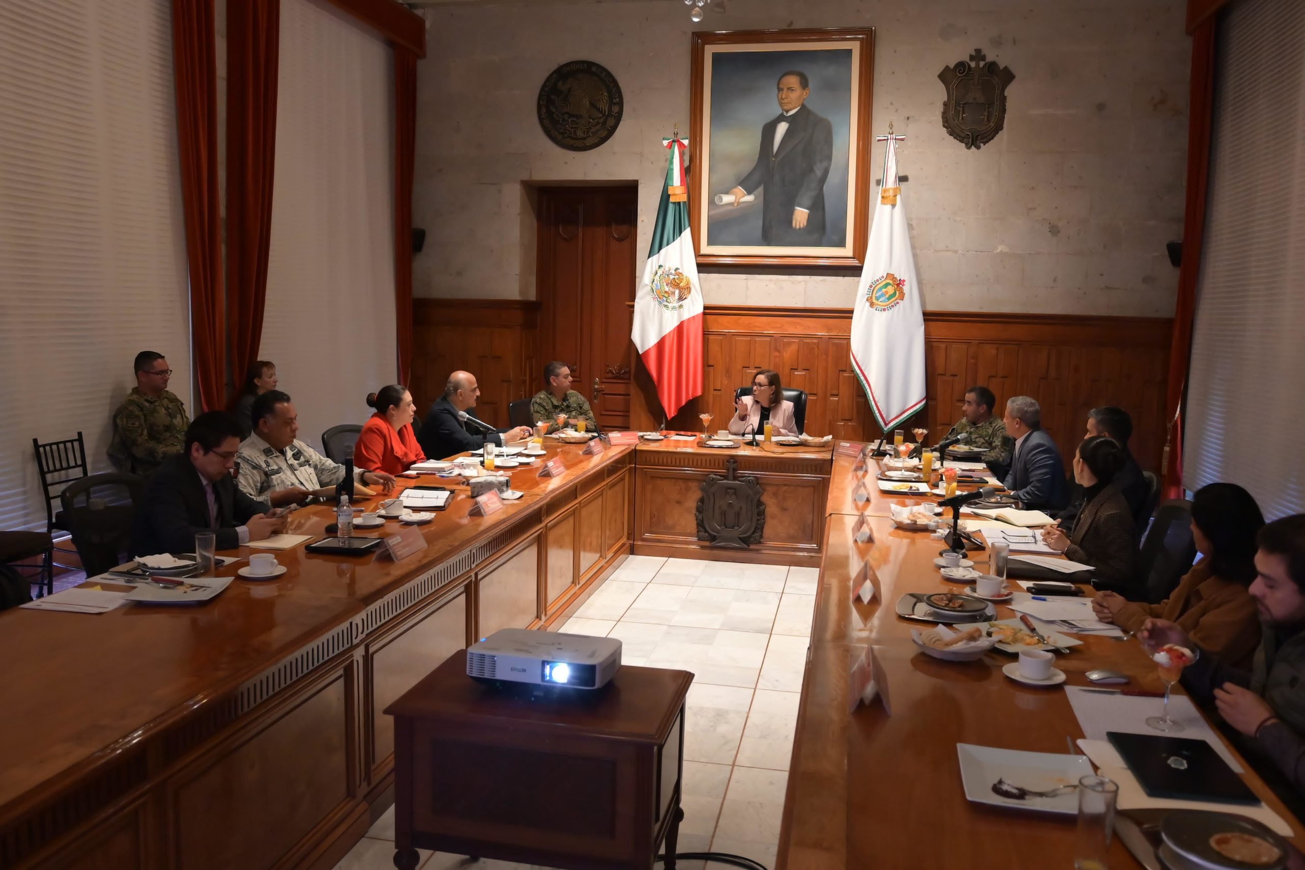 Mesa de Seguridad encabezada por la gobernadora Rocío Nahle en Palacio de Gobierno