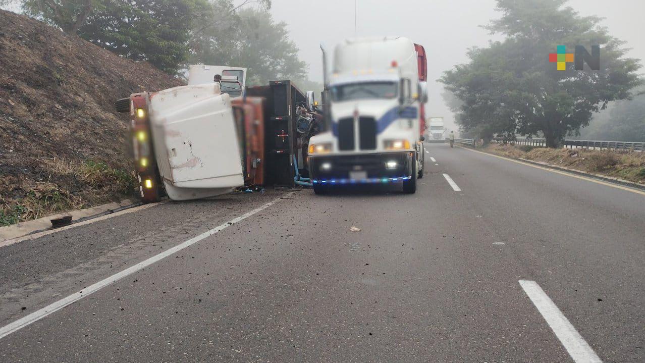 Densa neblina provoca accidentes en autopista La Tinaja-Cosoleacaque