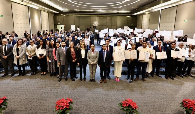 Entrega Gobernación 129 títulos a asociaciones religiosas