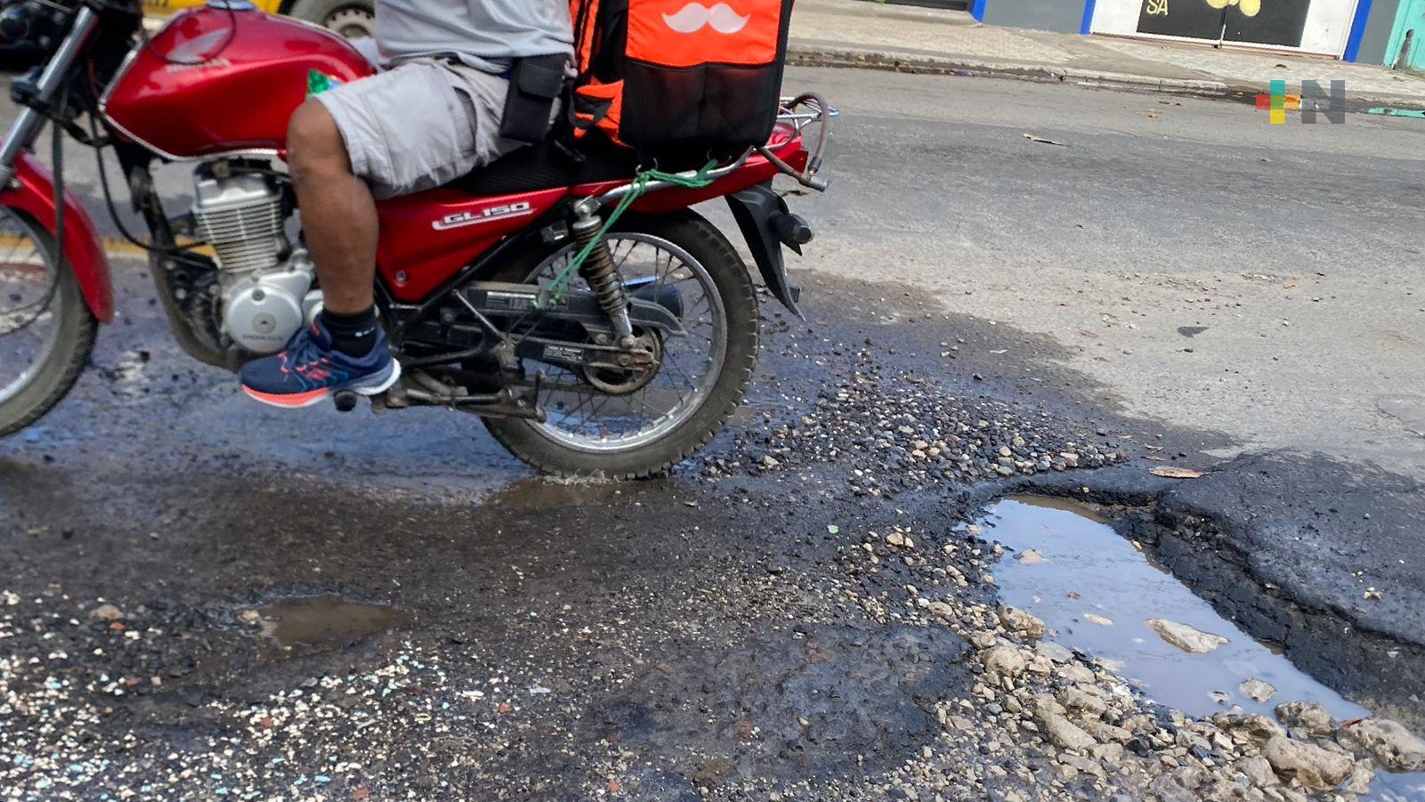 Calles en pésimas condiciones en esta zona de Veracruz