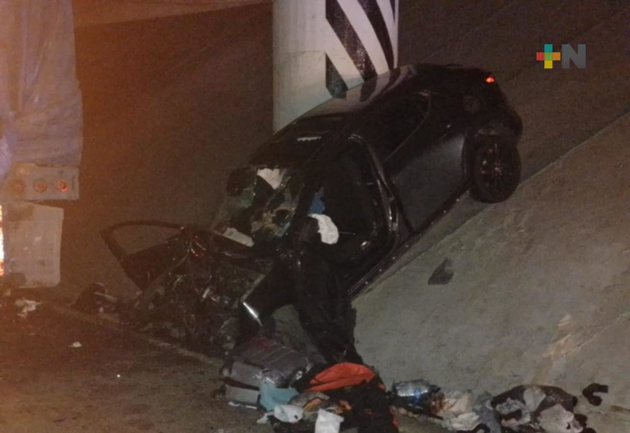 Un muerto y tres lesionados saldo de choque en Moloacán