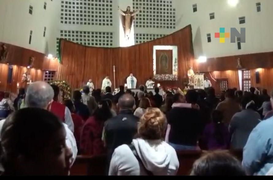 Cientos de fieles cantaron las Mañanitas a la Virgen de Guadalupe en Coatzacoalcos